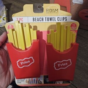 ROAM French Fry Beach Towel Clips - Red and Yellow